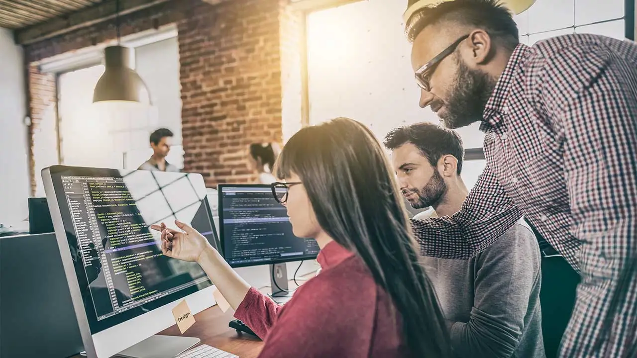 IT-Lösungen von United Synergy auf modernem Laptop